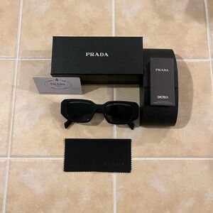Prada Black Sunglasses for Men/Women